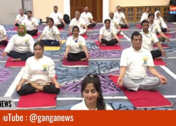International Yoga Day | PM नरेंद्र मोदी ने श्रीनगर में अंतर्राष्ट्रीय योग दिवस में भाग लिया